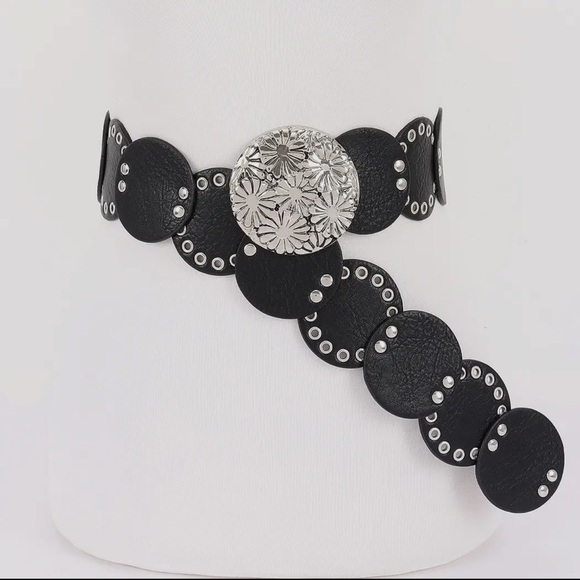 ShopEvelynne Accessories - ShopEvelynne Black and Silver Floral Accent Belt